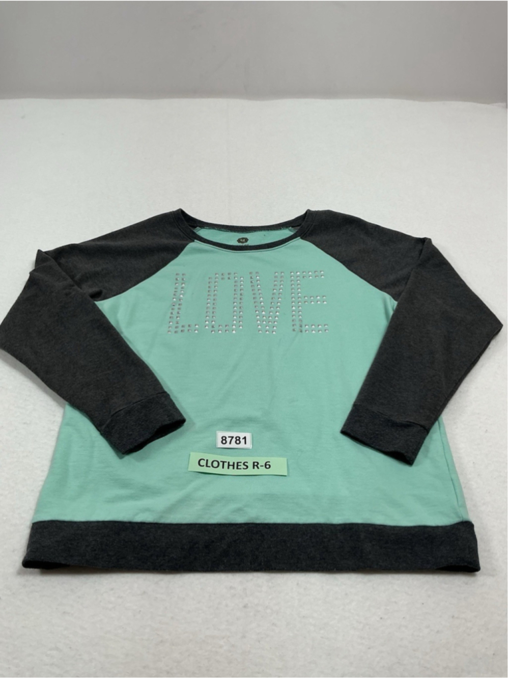 Womans Excellent Total Girl Pullover Shirt XXL Aqua Gray Stud Accents “Love”